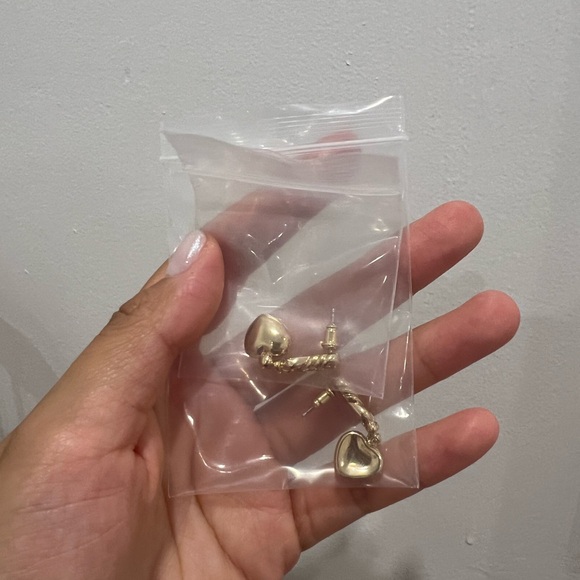 LAZY CIRCLES Heart-shaped Earrings - Picture 5 of 6